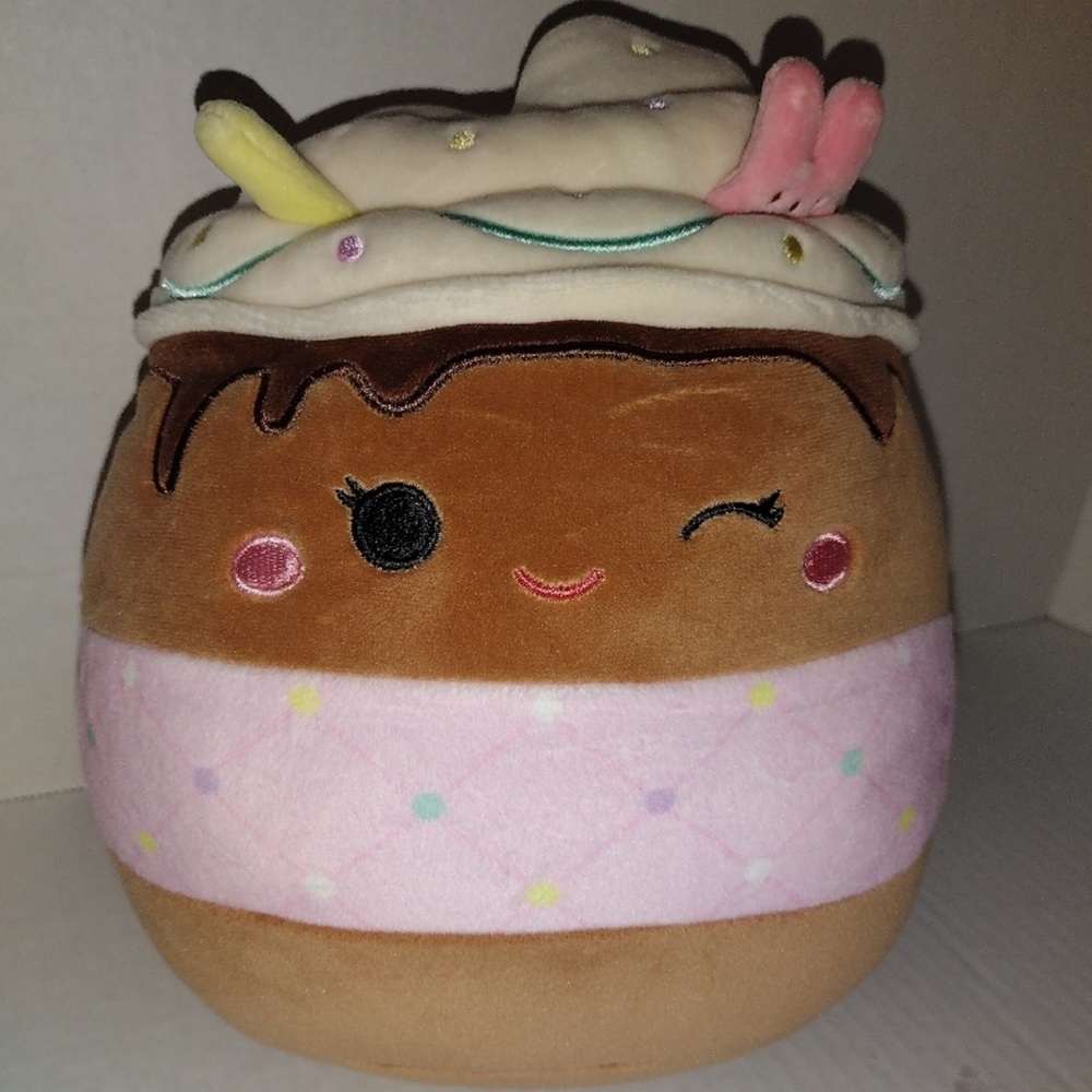 Squishmallows Brown and Pink Cupcake Plush Allegra